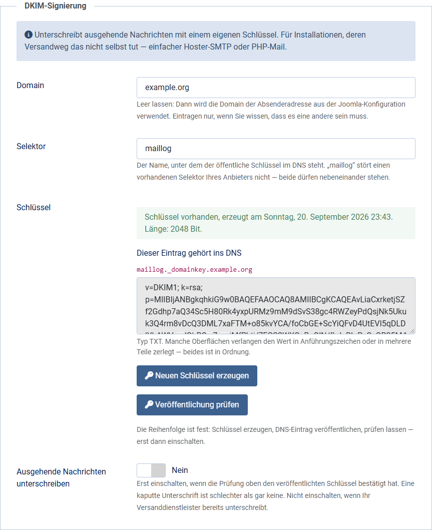 Der Abschnitt DKIM-Signierung in den Optionen mit Domain, Selektor, dem erzeugten Schlüssel, dem DNS-Eintrag zum Kopieren und den beiden Schaltflächen